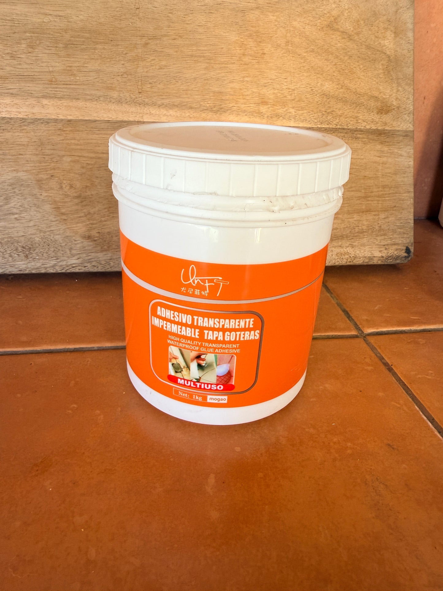 HydroFix™ — Impermeable, Resistente, Invisible